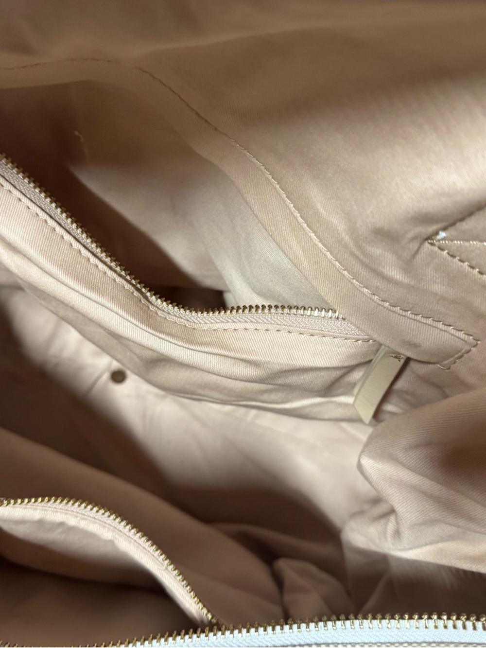 Vineyard Vines Beige and Cream Canvas Travel Bag - Picture 4 of 5